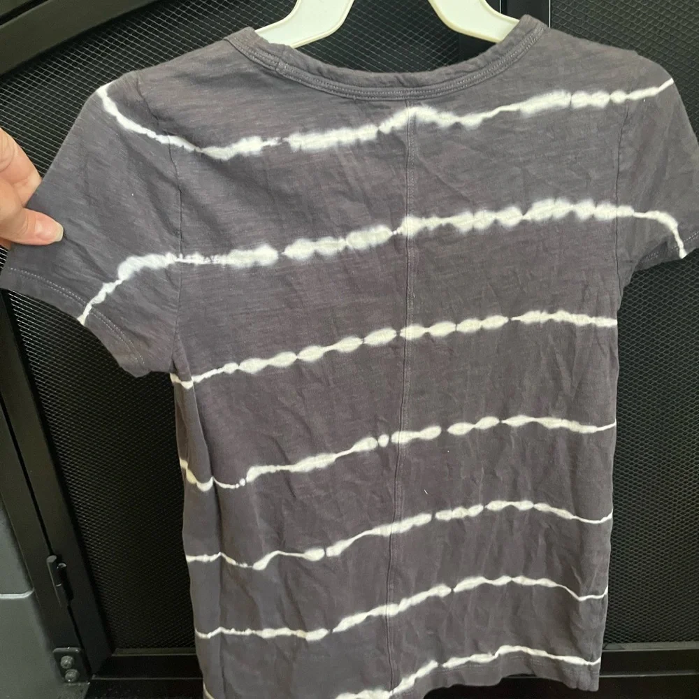 GAP Basic Tee - Picture 3 of 3